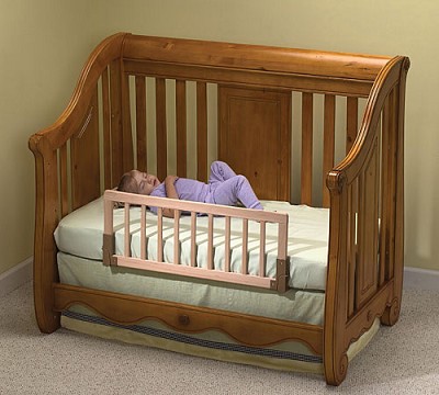 The KidCo Convertible Crib Rail In White